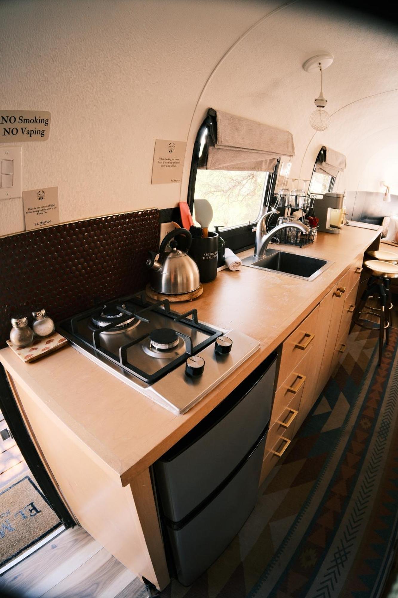 Nogal Silver Bullet Airstream, El Mistico Glamping Ranch מראה חיצוני תמונה